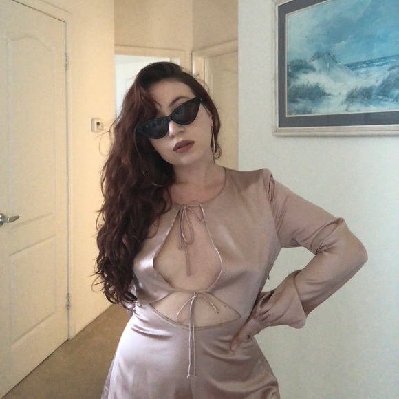 Satin romper - Picture 3 of 8